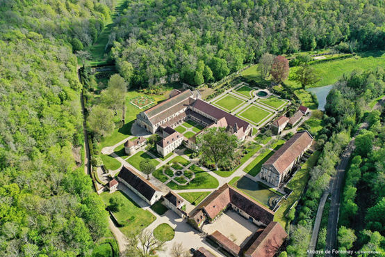 POUR_MmeLOT__Abbaye_de_Fontenay_-_Vue_aerienne_15_c_Pierre_Holley_modif_VL.jpg